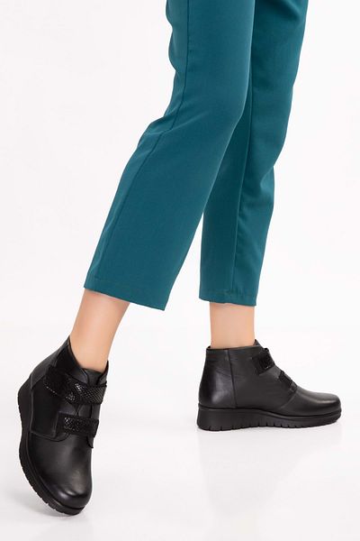 Gondol Women's Genuine Leather Velcro Easy Wear Boots Elnr.2126