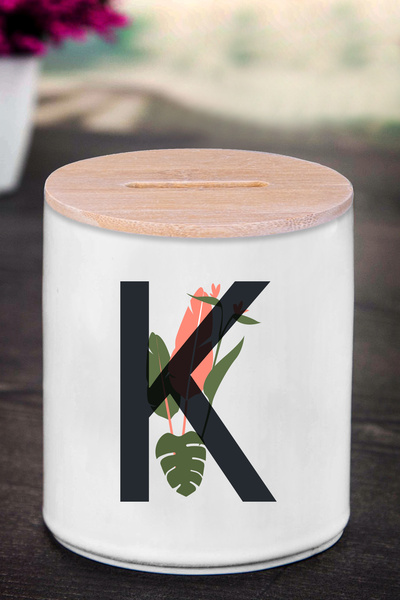 yhfoto Kasica prasica sa slovom K (KERAMIKA) - Cvetao list K - K279