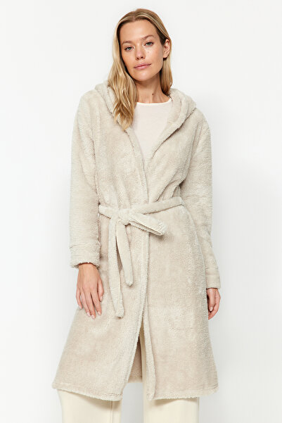 Trendyol Collection Χειμερινό πλεκτό φόρεμα με κρεμ ζώνη Wellsoft Back Teddy Bear THMAW24SB00021