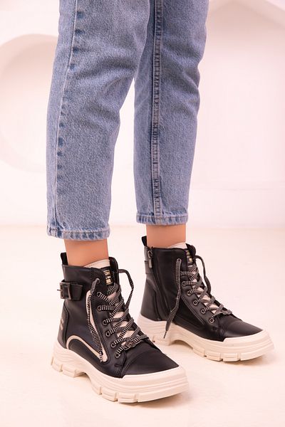 SOHO Women's Black Boots & Booties 18493