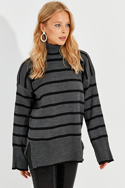 Cool & Sexy Women's Anthracite Turtleneck Striped Sweater Q976