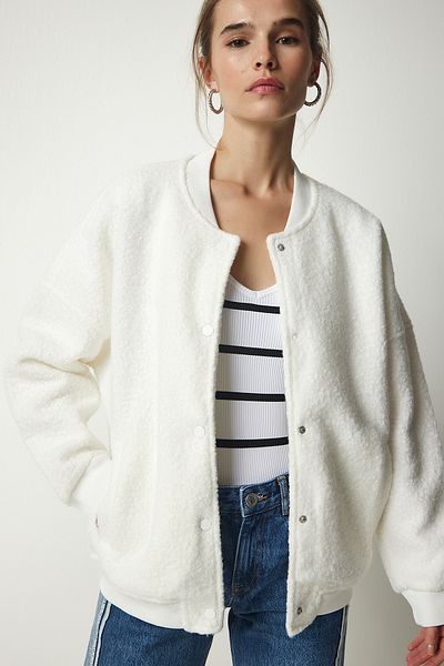 Happiness İstanbul Ecrufarbene Bouclé-Jacke mit Knöpfen für Damen KW00004