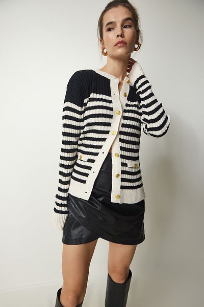 Happiness İstanbul Damen-Strickjacke mit Streifenmuster, Schwarz/Creme, Metallknöpfen, BP00150