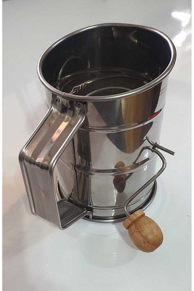 Pasta34 Rotating Metal Flour Sieve