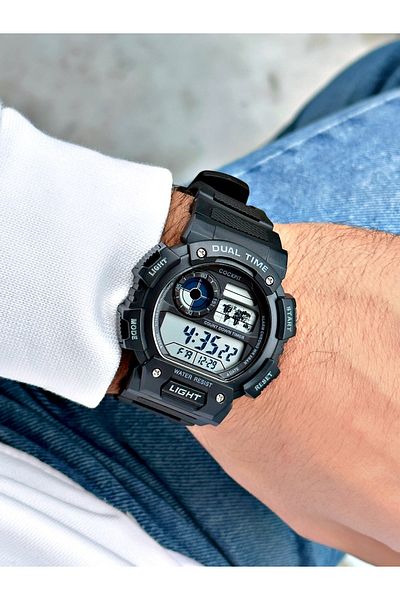 Cockpit Digital Men's Wristwatch with Silicone Strap 5 ATM Waterproof Alarm and Illuminated Stopwatch