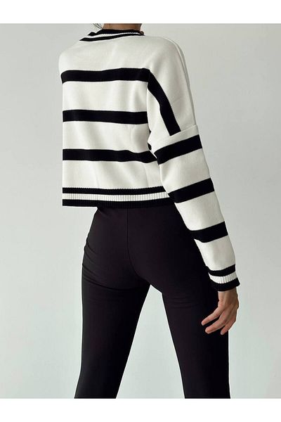 Laluvia Ecru Striped Crew Neck Relax Fit Knitwear pulóver