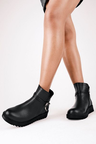 Lal Shoes & Bags Cizme Vision Short damă cu detaliu ornament metalic - negru