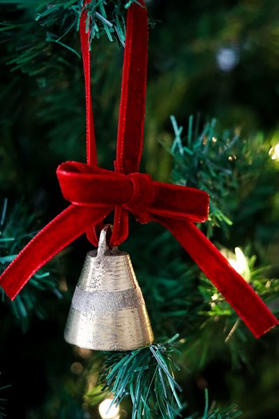 Beige & Stone X Den.interiors Christmas Tree Ornament Small Bell with Ribbon
