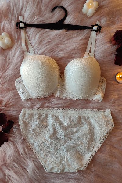 Parlé Bien Women's White Lace Supported Suede Panty Lingerie Set