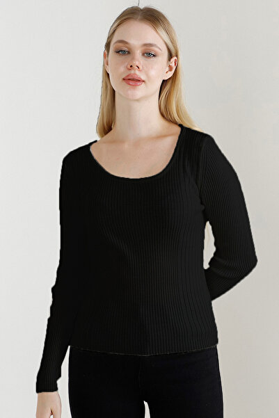 VEGENZE Women's Black Square Collar Knitwear Sweater