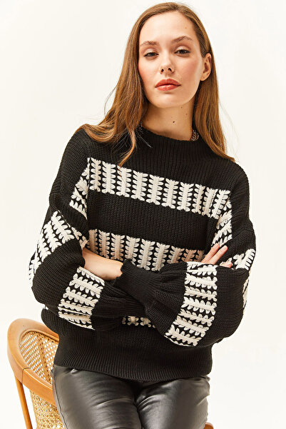 Olalook Women's Black-White Crew Neck Striped Knitwear Sweater KZK-19000682