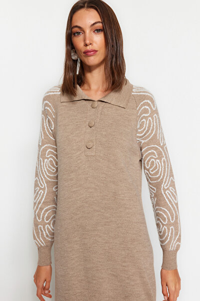 Trendyol Modest Πλεκτό φόρεμα με μανίκια με λαιμόκοψη μινκ πόλο TCTAW24EB00129