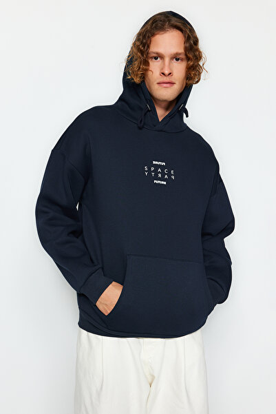 Trendyol Collection Sötétkék fényvisszaverő nyomott túlméretes kapucnis pulóver - TMNAW24SW00030