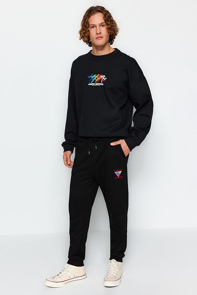 Trendyol Collection Green Regular/Normal Cut Geometric-Summer Embroidered Rubber Leg Sweatpants TMNAW24EA00019