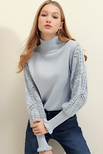 Naliru Kadın Yarım Boğazlı Delikli Dantel Görümlü Uzun Kol Fırfırlı Manşetli Esnek Triko Kazak