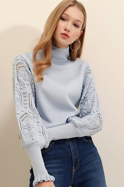 Naliru Kadın Yarım Boğazlı Delikli Dantel Görümlü Uzun Kol Fırfırlı Manşetli Esnek Triko Kazak