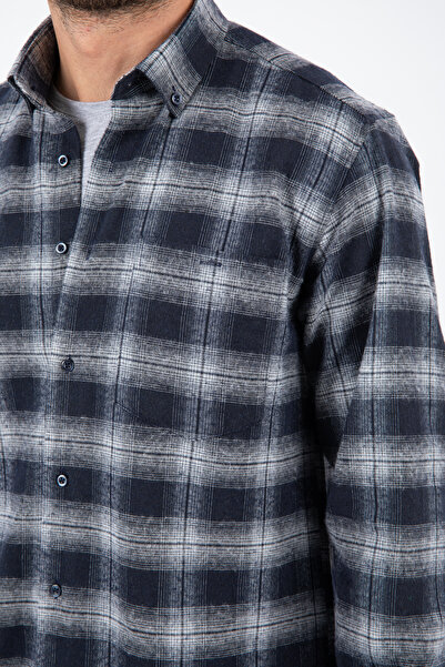 Varetta Чоловіча темно-синя зимова сорочка класичного крою з кишенями