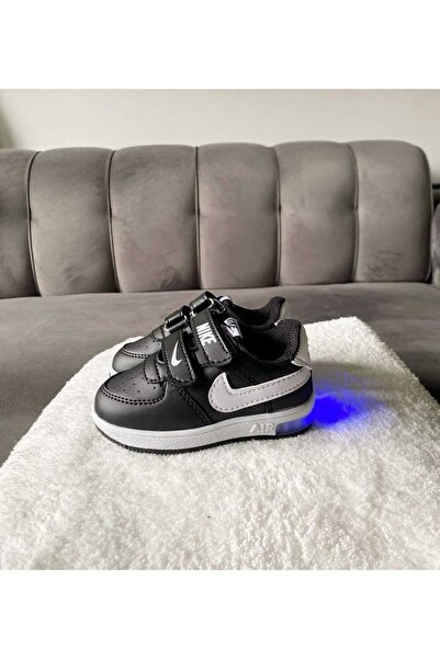 SEÇKİN AYAKKABI حذاء رياضي بشريط فيلكرو مضاء باللون الأسود للأطفال