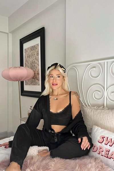 Pijamaevi Set de pijamale pentru femei Black Crop Exclusive Velvet cu halat