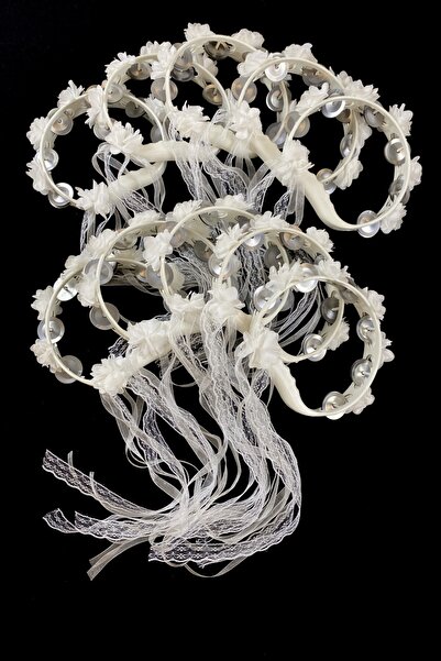 ZEYMERADE الدف الأبيض المزخرف لوصيفة العروس والحنة الليلية، ثلاثي الأبعاد من زهرة الليزر وتفاصيل الشريط، 10 قطع