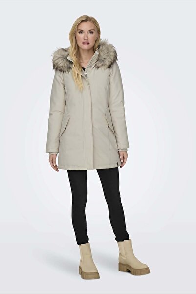 ONLY Жіночий пуховик з хутряним коміром і капюшоном 15300633 Камінь