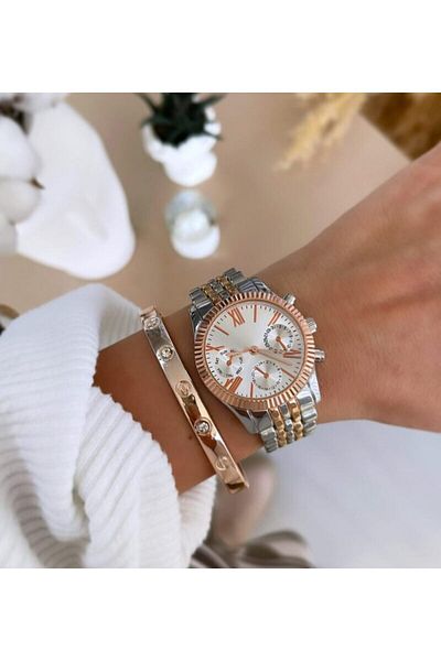 Has Imported Clock - Comfortable Design