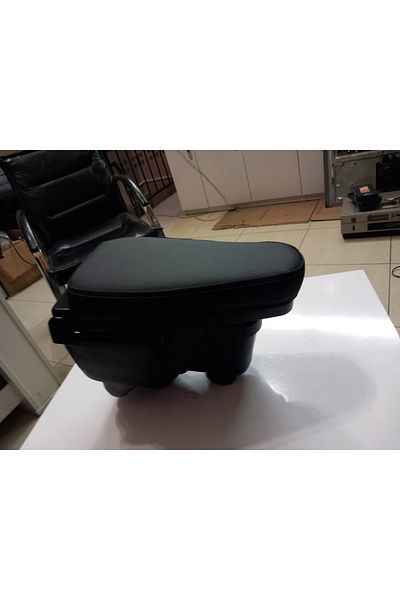 ELA Clio 5 vehicle dedicated armrest without screw mount