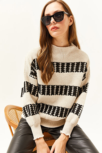 Olalook Women's Stone Black Crew Neck Striped Knitwear Sweater KZK-19000682