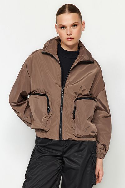 Trendyol Collection Υδατοαπωθητικό παλτό τσέπης με φερμουάρ Mink Oversize TWOAW24MO00314
