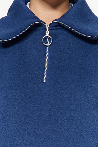 Trendyol Collection Indigó cipzáras állógallér, vastag belső polár normál szabású kötött pulóver TWOAW24SW00347