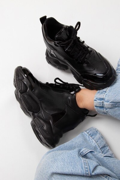 Lady DÁMSKÉ ČERNÉ Lakované TENISKY NA SKRYTÉ DŘEVĚNÉM PODPATU