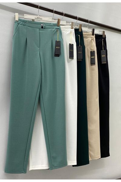 AKŞEN GİYİM ENINE NECK LYCRAL SCUBA CREPE FABRIC SINGLE PLEATED BUTTON DETAILED RUBBER WAIST CARROT TROUSERS