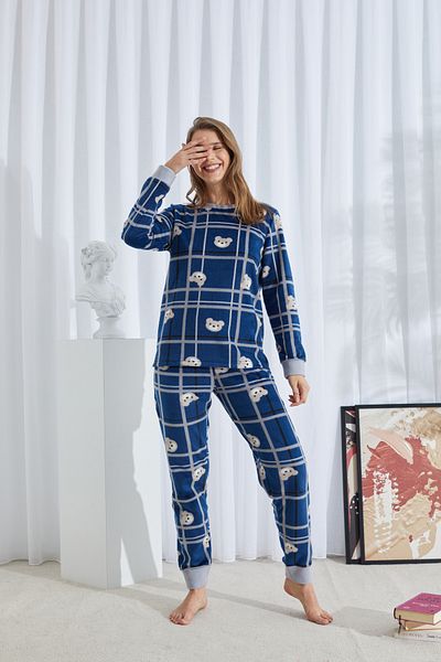 Siyah İnci Set de pijama polar cu model de jos-sus