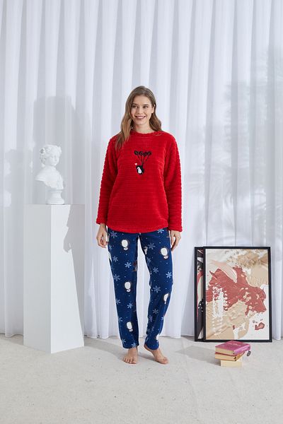 Siyah İnci Set de pijamale brodate Wellsoft, cu tematică de Anul Nou