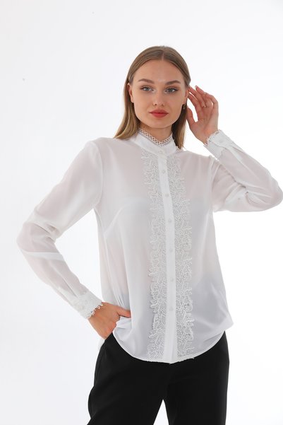 Loom Boutique Women's Large Size Guipure Detailed Pearl Button Crepe Shirt