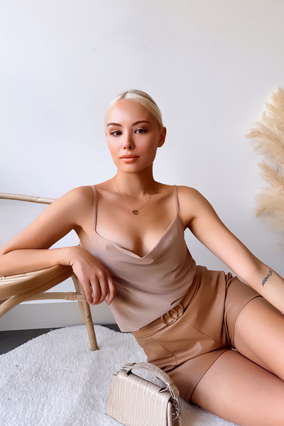 LACHT Γυναικεία μπλούζα με λουράκι με γιακά μπεζ