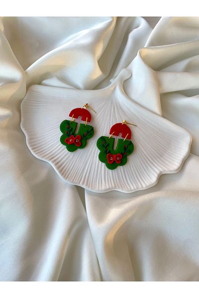TREND Miyamila Collection Red Flower Themed Green Earrings