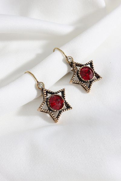 Süspüs Accessories أقراط أصلية من الحجر الأحمر مع شكل نجمة