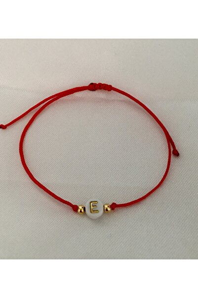 bygüneşaccessories E Harfli Boncuklu Kırmızı Ip Şans Bilekliği