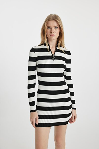 DeFacto Coool Slim Fit Dar Kesim Yarım Balıkçı Yaka Triko Uzun Kollu Elbise B2840ax23au