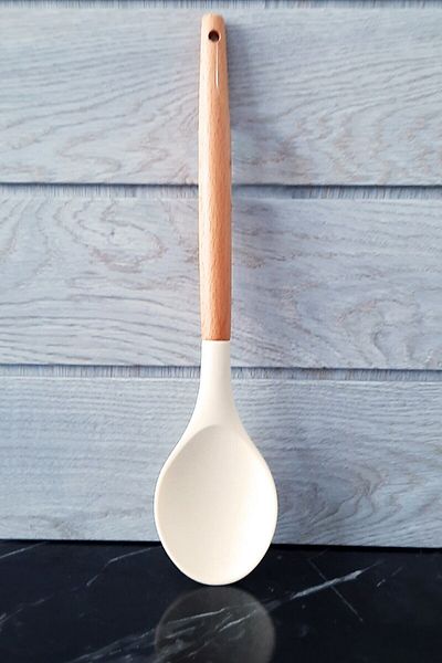 ÖzSa Home Bamboo Handle White Non-Scratch Silicone Colander Ladle Spoon Pasta Salad Spoon Spatula 5-Piece Service Set