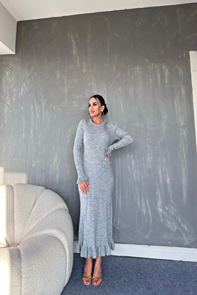 LİLA İSTANBUL Πλεκτό φόρεμα με λεπτομέρεια στο μανίκι (Τυπικό μέγεθος S/M/L/XL)