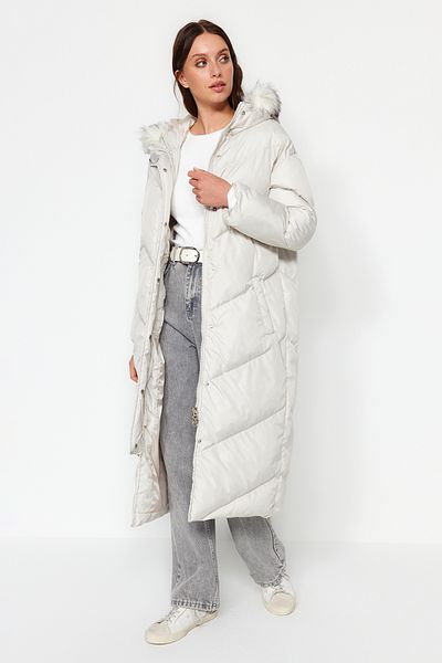 Trendyol Collection Kožešina kapuce vodoodpudivá bunda Ecru Puffer Jacket - Regular Fit Twoaw24Mo00369