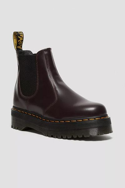Dr. Martens Weinrote Stiefel und Stiefeletten