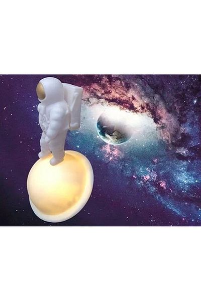 Parti Station Astronaut Standing on the Moon Night Light Space Concept Night Light 1 Piece