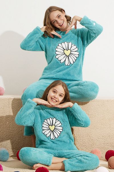 Siyah İnci Green Bottom-Top Wellsoft Embroidered Pajama Set