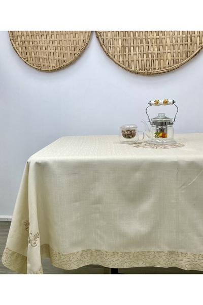 KURULAR RİZE BEZLERİ مفرش طاولة مطرز باللون الكريمي الداكن