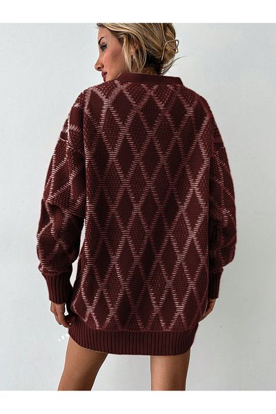 AQE FASHION Four-Button Diamond Patterned Cardigan CLARET red