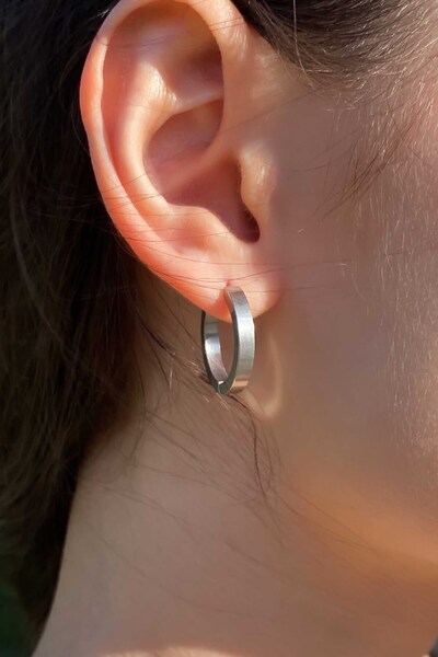 TREND COLLECTİON حلق نسائي فضي من الفولاذ المقاوم للصدأ مقاس 16 ملم