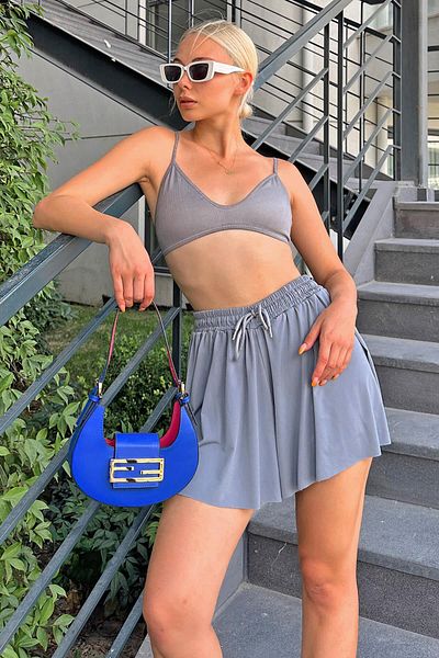 Swist Graue, locker geschnittene, doppellagige Damen-Sportshorts